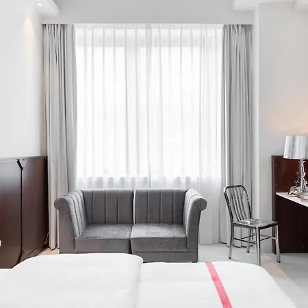 Hotel Ruby Leni