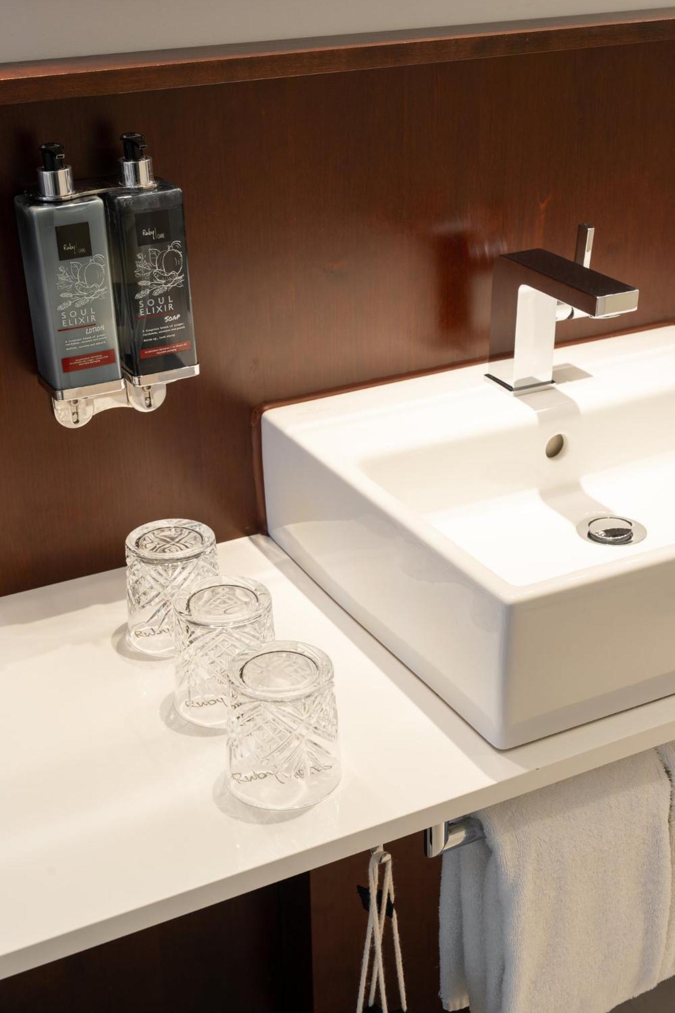 Ruby Leni Hotel Dusseldorf